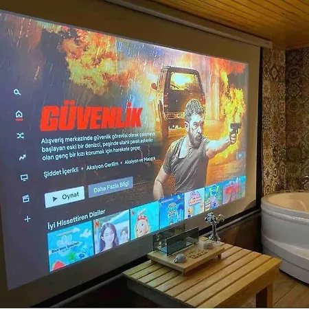 Essiz Doga Manzarasinda Jakuzi Keyfi Sunan Dag Evi